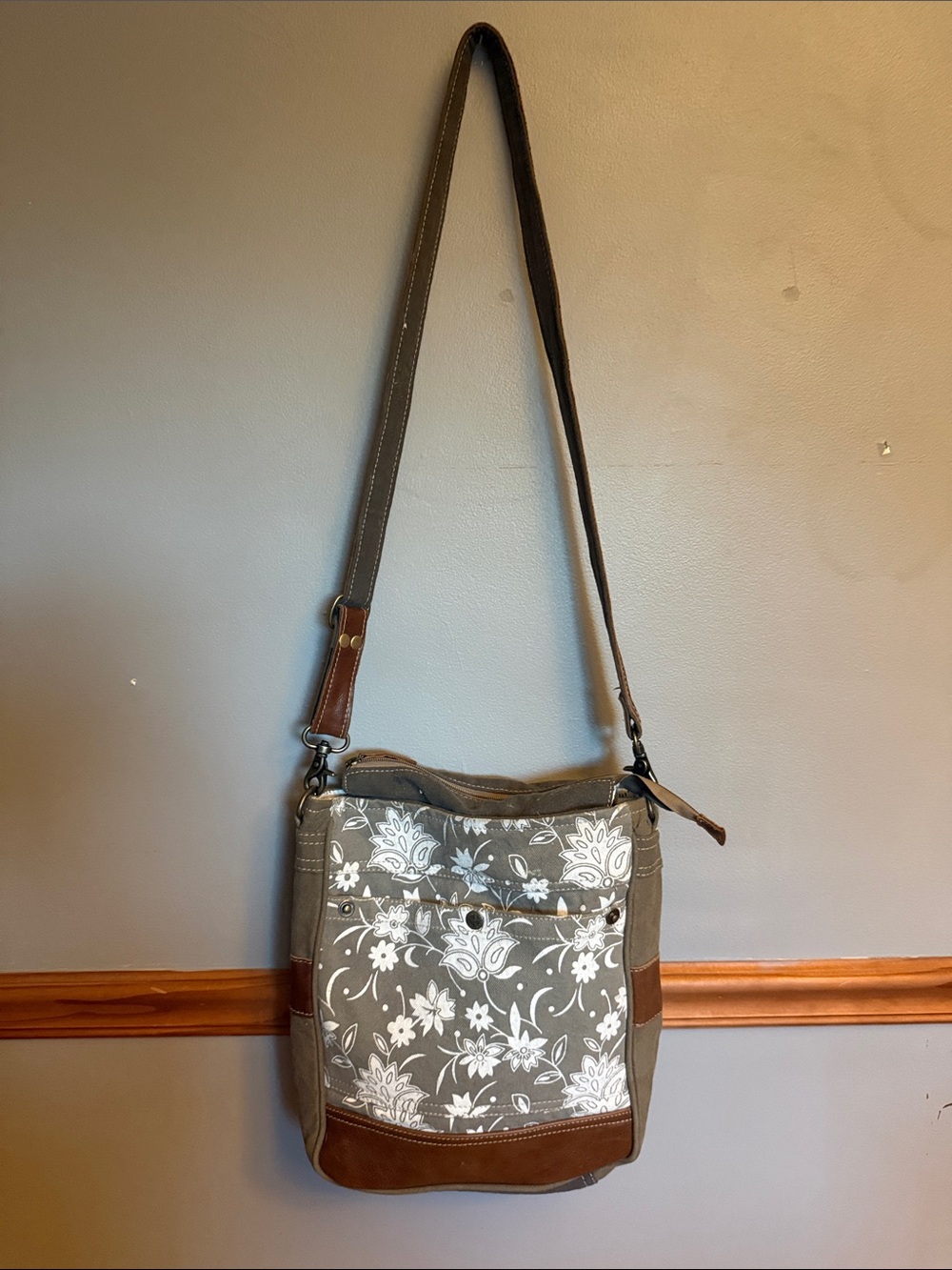 Myra Bag Blossom Print crossbody Shoulder Bag